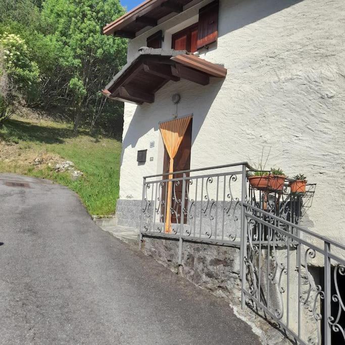 La Casetta Delle Nuvole Mazzo di Valtellina Exteriör bild